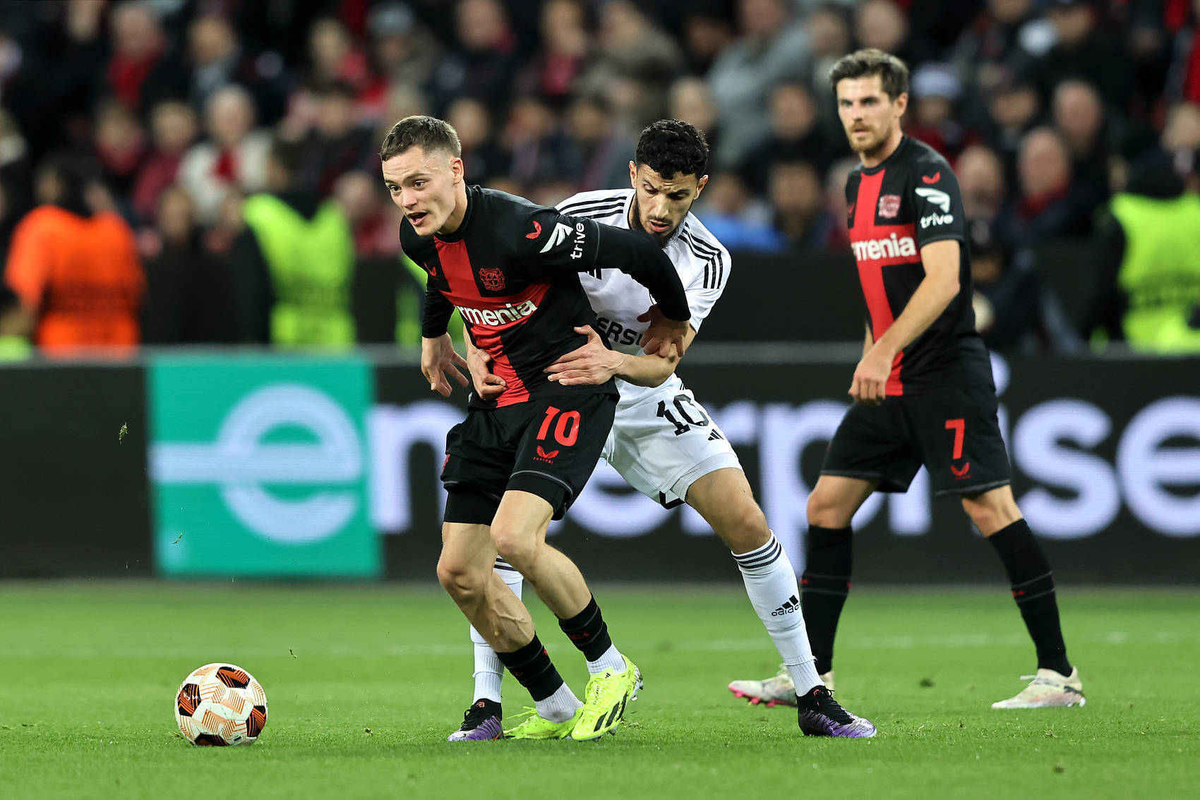 AC米兰绝杀里昂，拉莫斯补时绝平欧联杯